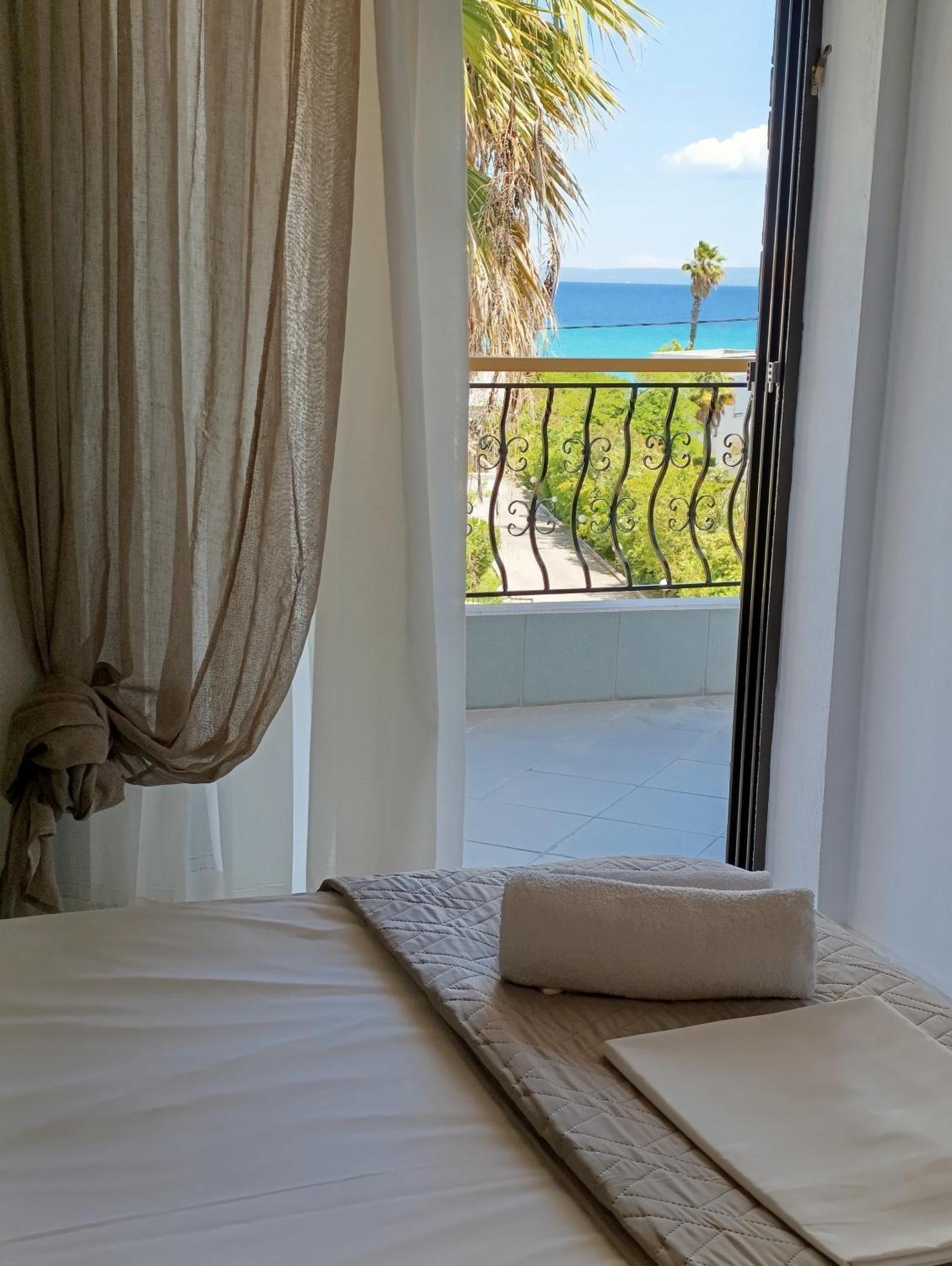 Villa Christina Sea Side A Hanioti Eksteriør bilde